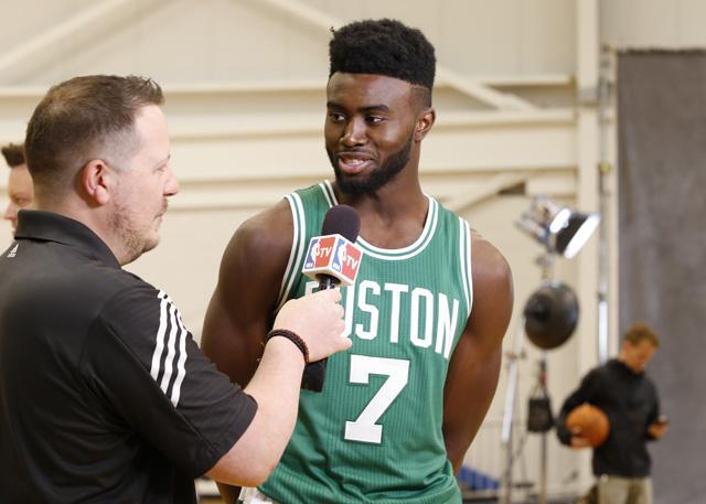 而是更多地 而是更多地